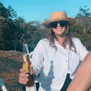 Meet your Posher, Jennaka